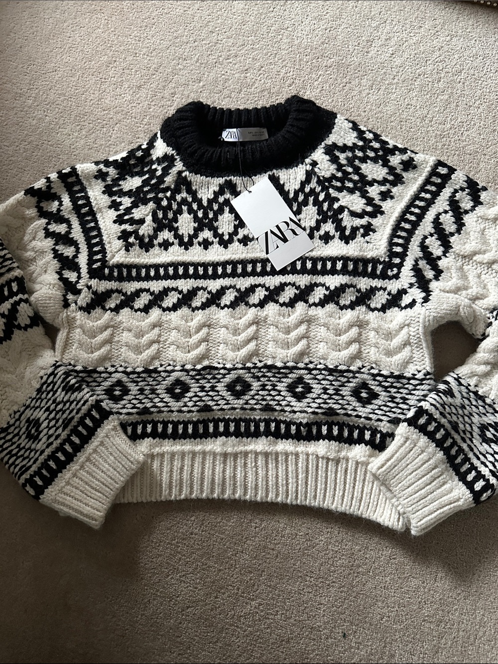 ZaraBlack & White Fair Isle Cable-Knit Crewneck Sweater!